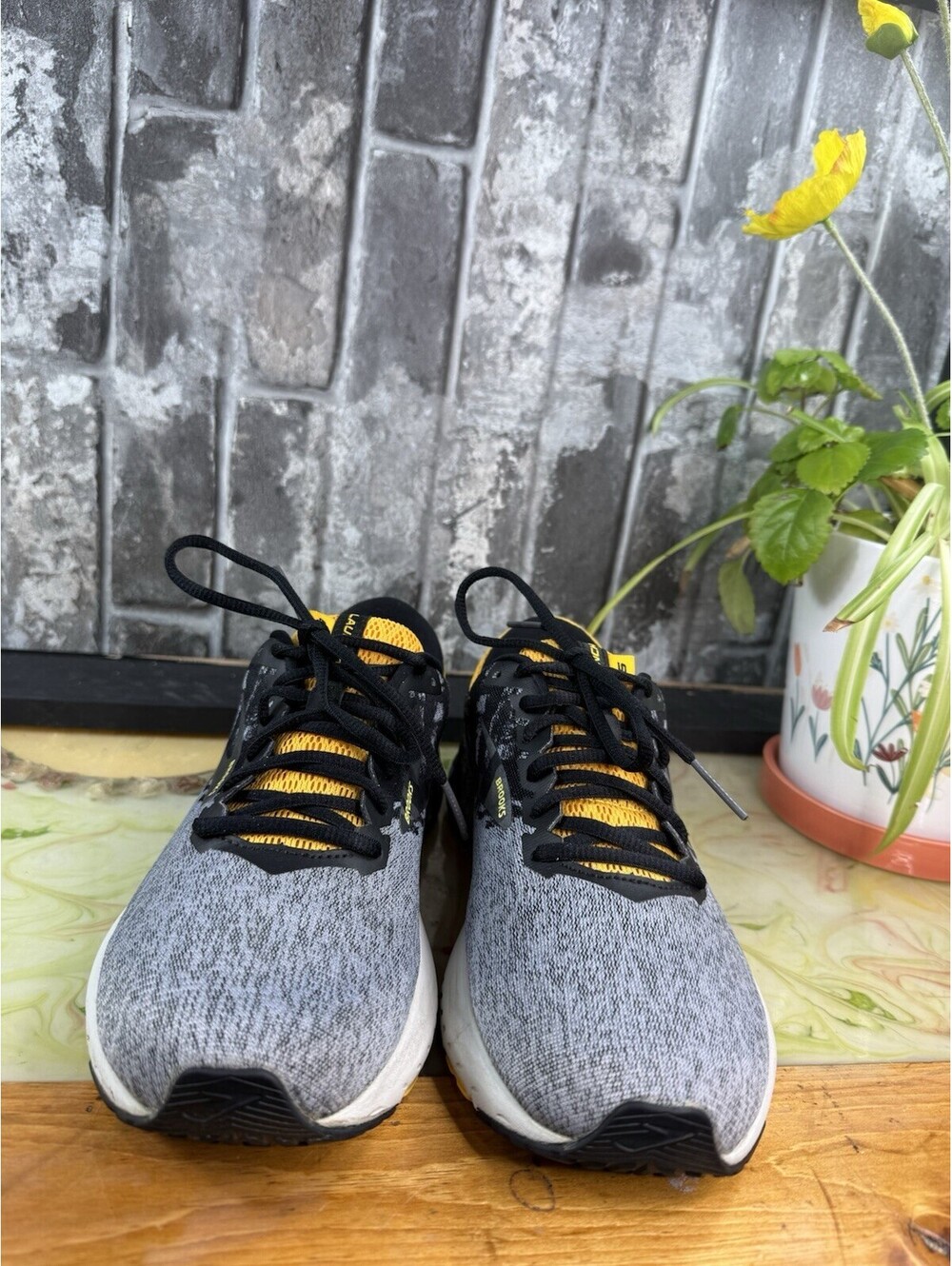 Brooks Launch 6 Run Steel City 2019 Women’s Gray/Black/Yellow Low Top Mesh - Picture 2 of 8